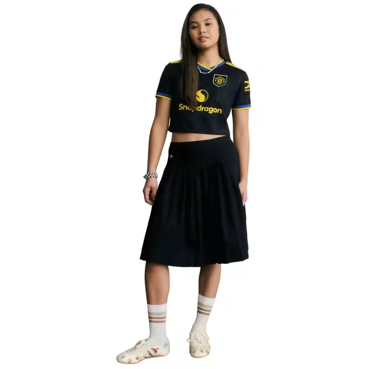 Camiseta De Futbol Adidas modelo Manchester United 25/26 Third para hombre y mujer en color Negro - 1