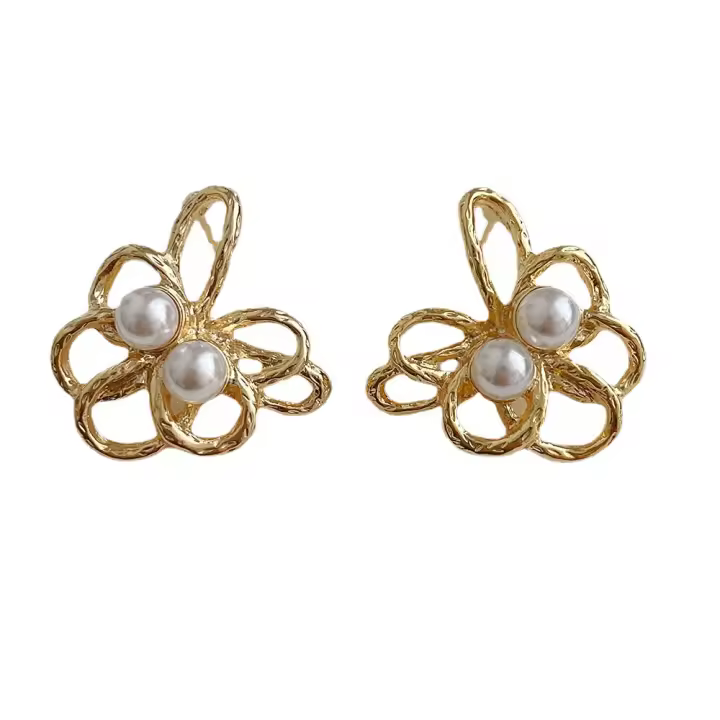 Pendientes de Flores con Perlas y Acabado Dorado Pendientes de Flores con Perlas y Acabado Dorado Pendientes - 1