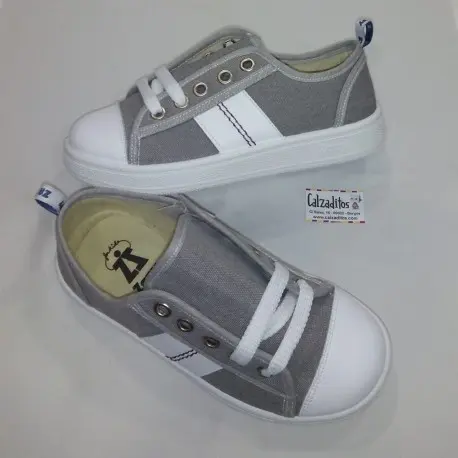 Zapatillas de lona gris con puntera y cordones, de Zapy for kids - 1
