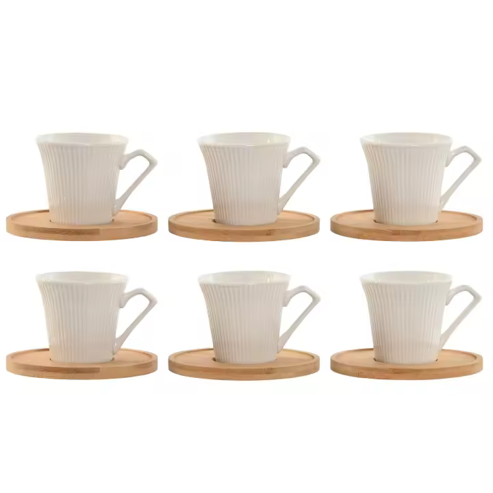 LILI HOME Set de 6 Tazas de Porcelana con Plato de Bambú – Elegancia y Sencillez. Capacidad de las Tazas: 90 ml, ideal para café expreso, té o infusiones pequeñas. Dimensiones: 8.5 x 6.4 x 5.5 cm. Viene en una caja cuidadosamente diseñada, lo que lo convi - 1