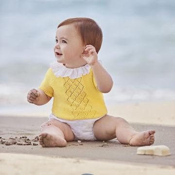 Conjunto shops amarillo para bebe