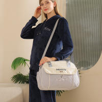 Bolso De Diaper Multifuncional Y De Moda Para Mamá Con Hombro Solo Gran Capacidad Bolsa De Mano Cruzada Bordada a Mano - details 0