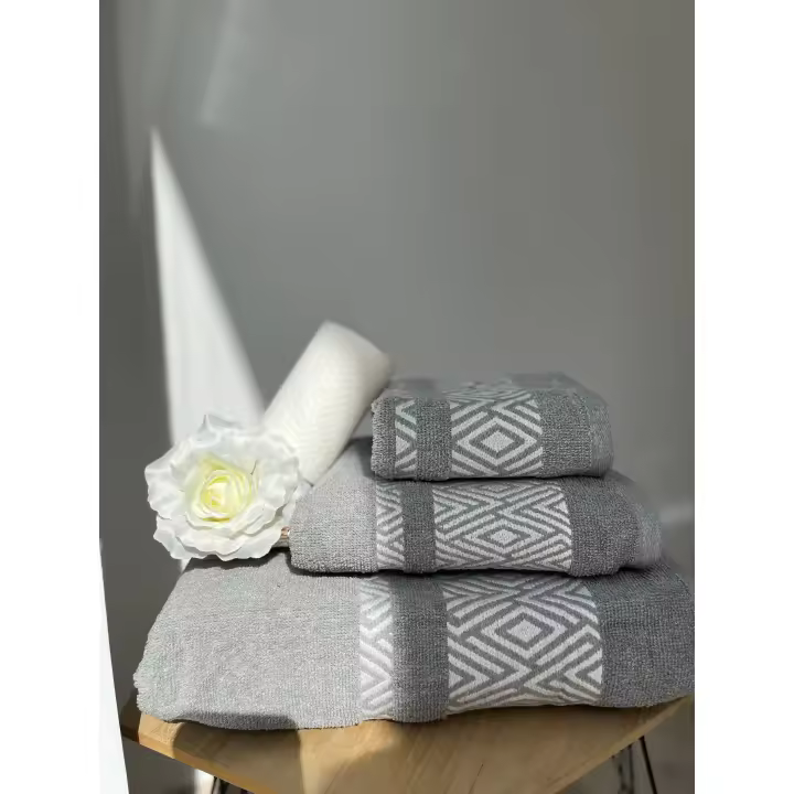 Juego de 3 Toallas, variedad de colores, 100% ALGODÓN, suave, estampado geométrico. - 1