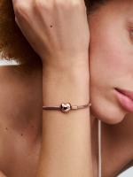 Pandora - Pulsera de Cadena de serpiente con Cierres de corazón Moments - Baño de Oro Rosa de 14 K - details 2