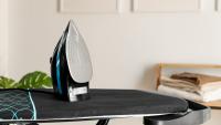 Plancha X-Treme 6050 con Bomba de Agua Automática Integrada - 3100 W - Vapor Continuo 75 g/min - Golpe de Vapor 285 g/min - Suela Doble Anodizada - Apagado Automático - details 4