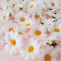 50Pcs Cabezas De Girasol Artificial Daisy Flor Silken Para Decoración De Bodas DIY Artesanía Y Decoración De Hogar - details 5