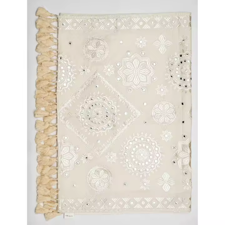 Camino o manta artesanal con mini espejos y borlas – Bordado a mano 100% algodón – 80x220 cm – Textil decorativo boho chic color natural de la marca Origen - 1