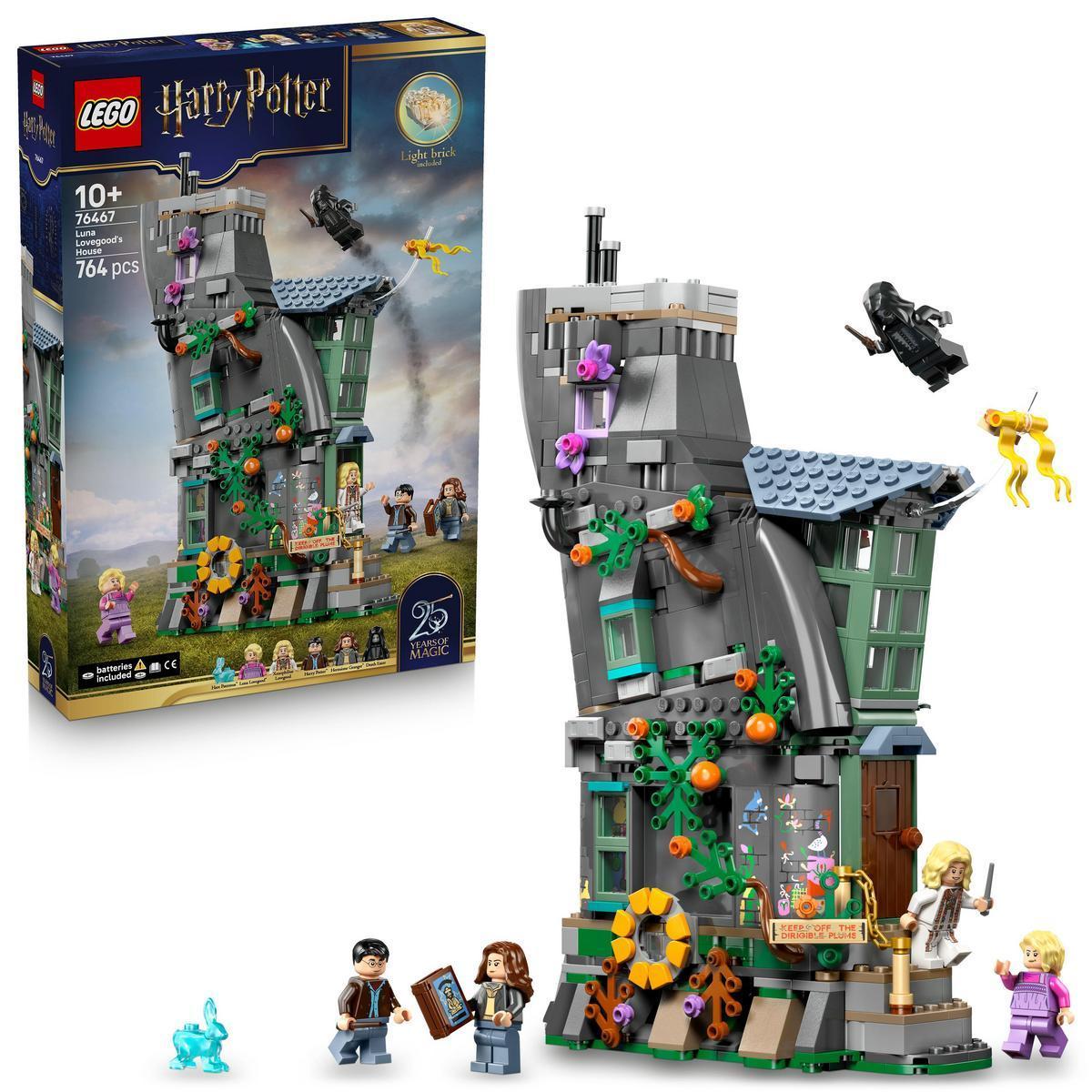 [PREVENTA] LEGO® 76467 Harry Potter™ Casa de Luna Lovegood Set de Construcción con 5 Minifiguras, Ladrillo con Luz y Patronus™ Liebre para Niñas y Niños de 10 Años o Más