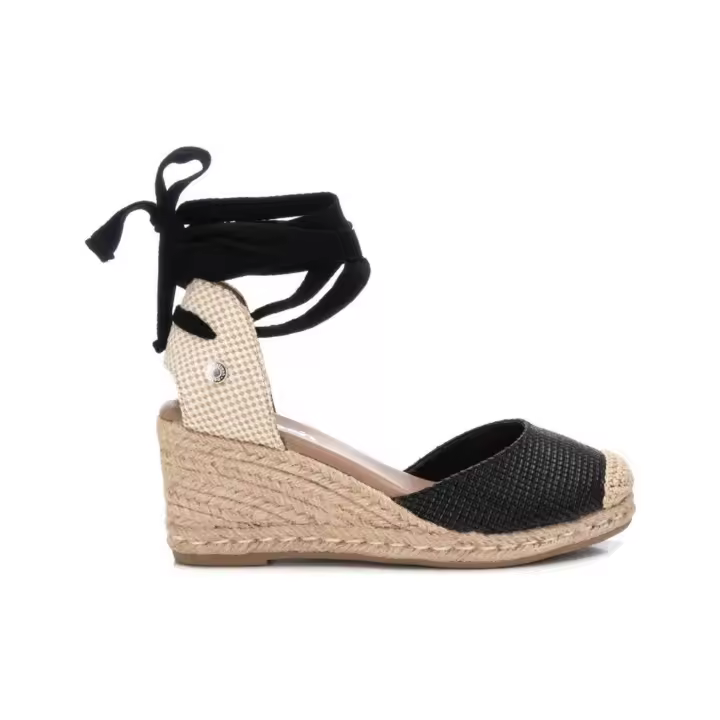 Sandalias marca Refresh modelo 171748-05 para mujer en color negro - 1