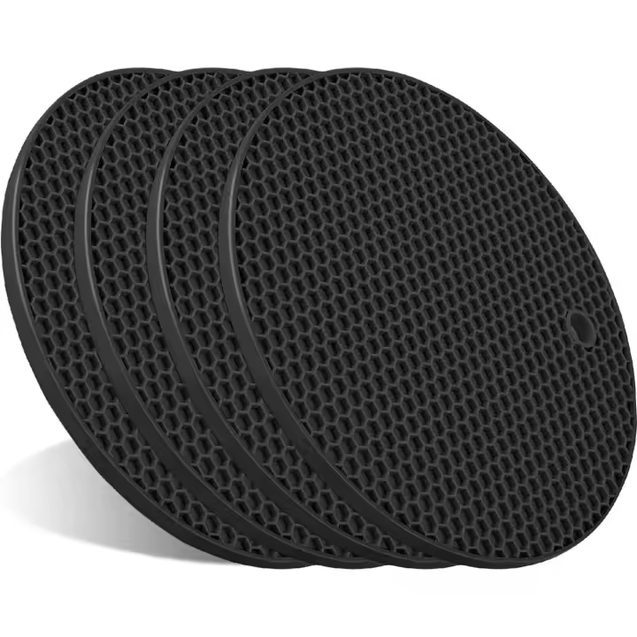 4 salvamanteles resistentes al calor para cocina, extra gruesos, grandes, antideslizantes y multifuncionales. Incluye tapete de silicona, salvamanteles, abrebotellas y soporte para cucharas (negro). - 1