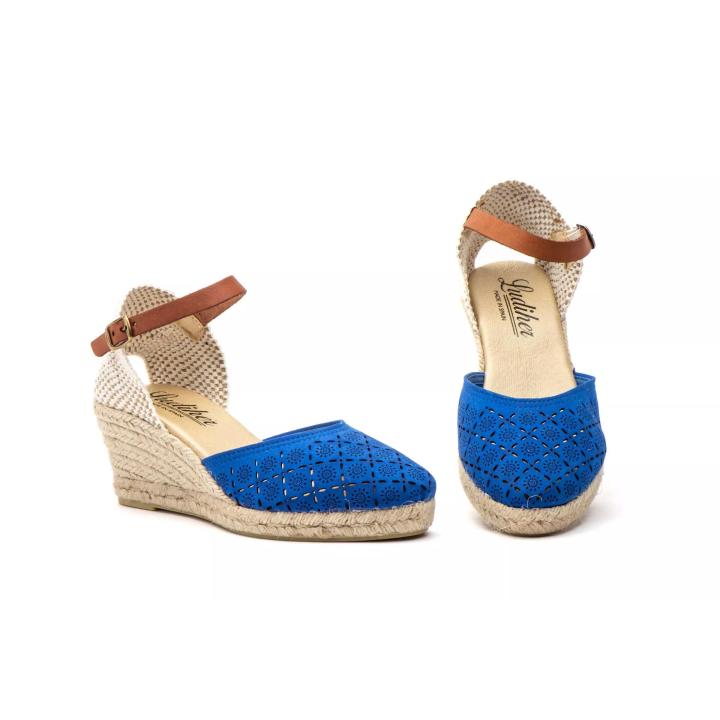 3077 Azafata-platino-Rojo-Hielo y Gris Hecho en España Alpargata Yute Mujer  Numeración: 35-41 Marca: Ludiher valenciana en piel con planta de gel cuña forrada de yute gran comodidad y elegancia ideal para todo tipo de eventos echa en españa