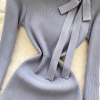 Vestido Corto Tejido Y2K Para Mujer Con Botones Cuello En V Diseño De Corbata Slim Para Oficina Estilo Chic Temporada Otoño - details 15