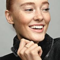 PANDORA Marvel Anillo con diseño de la Bruja Escarlata chapado en oro rosa de 14 quilates con cristal rojo salsa，Viene con embalaje de caja de regalo original. - details 2