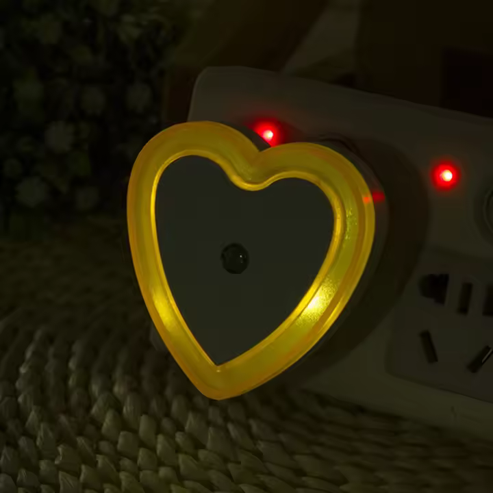 Lámpara Nocturna LED En Forma De Corazón Con Control Inalámbrico Y Sensor Mini Para Dormitorio Y Sala De Estar EU US Plug - 1