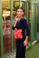Cayma Closet - Vestido Mirella, Tejido Bielástico, Disponible en 3 Colores Distintos, Cremallera Invisible, Detalle Flor, Corte Midi, Elegante, Entallado y de Manga Abullonada, para Fiesta o Evento, Vestido para Invitada de Boda - details 3