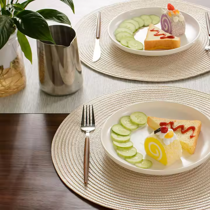 ZVD Juego de 6 manteles individuales redondos trenzados para mesas de comedor, manteles tejidos lavables y no colocados, 15 pulgadas (beige) - 1