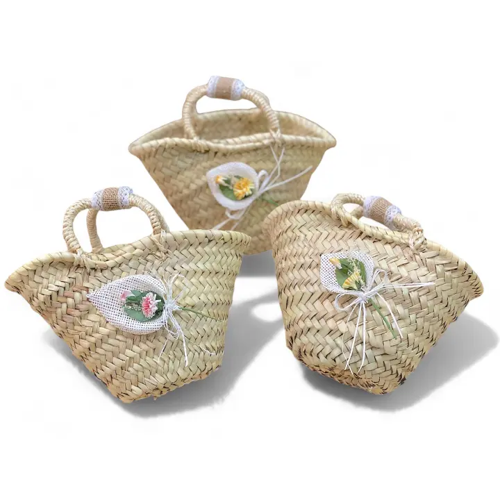 Pack 2 Capazos de Palma Decorados con Flores y Asa de Cinta de Arpillera para Bodas y Comuniones - Accesorios de Decoración de Eventos Especiales - 1