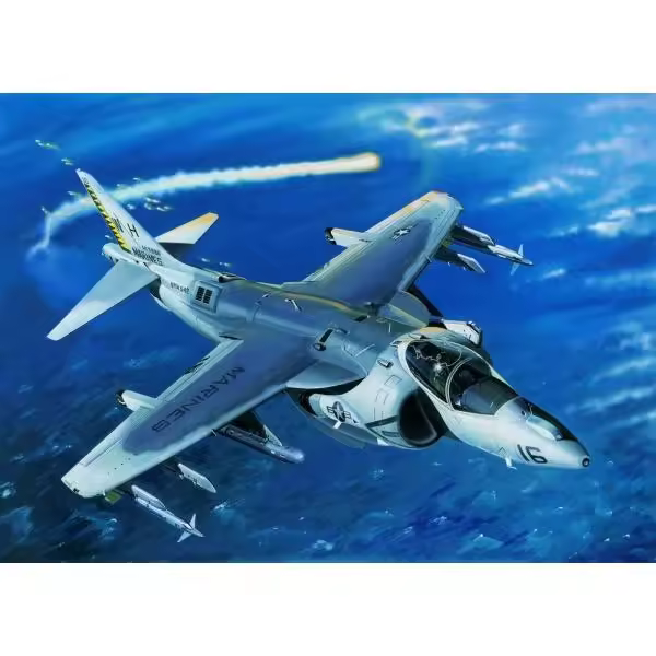 TROMPETER 02285 AV-8B NOCHE ATAQUE HARRIER II 1/32 - 1