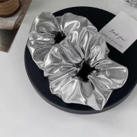 Scrunchies De Metal Plateado Tamaño Medio Cinta Elástica Para El Cabello Accesorios Para Mujer Headwear Diario Moda Femenina - details 1