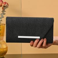 Bolso De Noche Elegante Y Moderno 2023 Para Novia Y Damas De Honor Cierre De Cadena Bolso De Mano Para Mujer Material Principal Poliéster Estilo Inglés - details 1
