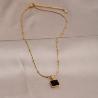 Collar Pendentivo Rectangular Minimalista Para Mujeres Y Hombres Negro Epoxy Largo Dorado Metal Joyería De Cumpleaños Diaria - details 2
