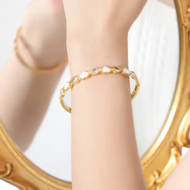 Encanto Pulsera de amor con aceite de gota de agua de circón de cristal, personalidad de alta gama, moda de nicho, temperamento simple, acero de titanio chapado en oro de 18 quilates - 1