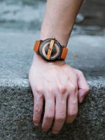Reloj De Cuarzo Para Hombre TOMI Con Correa De Cuero Minimalista Y Moderna Cristal Hueco Personalizado Resistentes Al Agua - details 12