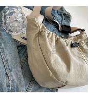 Bolso De Hombro De Nylon Nueva Diseño En Niche Color Sólido Con Pliegues Bolso Cruzado Versátil Para Uso Casual En Clase Y Comuting - details 6