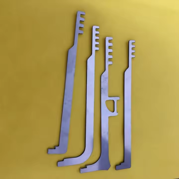 Juego De 4 Herramientas De Combustible De Acero Inoxidable Con Dientes De Metal Tamaño De Bolsillo Herramientas De Emergencia Duraderas Para Bomberos - 1