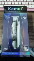 Kemei 5027 Cortacabello Para Barbero Sin Cable Corte Cercano Para Líneas Y Afeitado Seco Pantalla LCD Trimmer De Cabello Con Cuchilla De Titanio - details 0