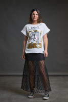 Camiseta Focus de Anabel Lee. "ENFÓCATE. En solo lo que es importante."     -Camiseta de corte recto, manga corta y cuello redondo. - details 1
