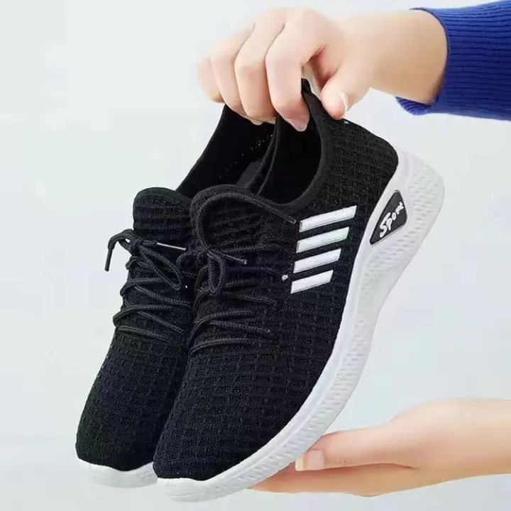 Zapatos de mujer de nuevo estilo, zapatos casuales de suela suave para caminar para madres, calcetines de moda, zapatos deportivos, zapatos individuales para mujeres - 1