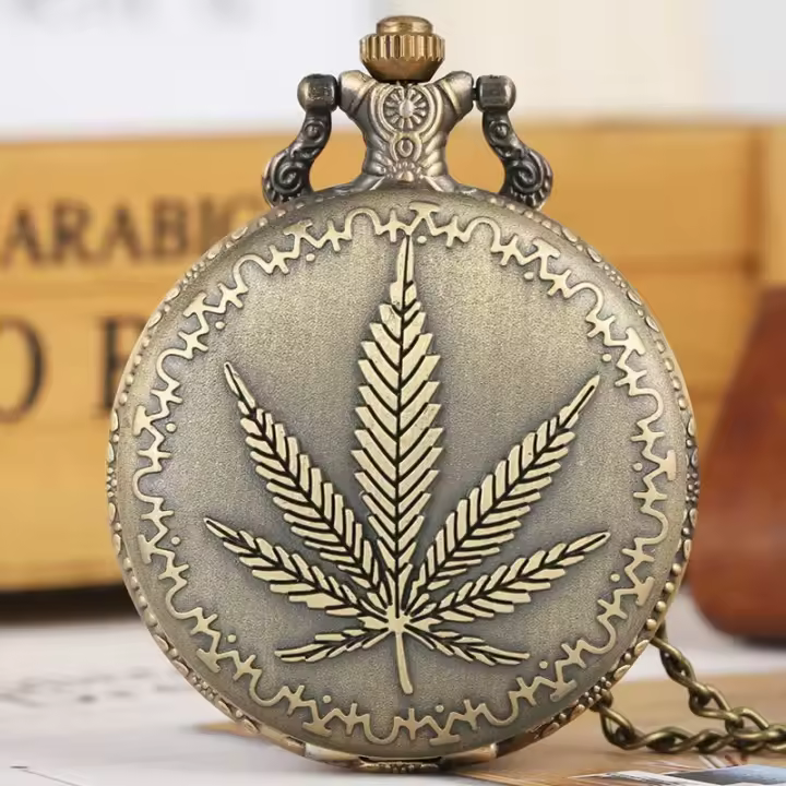 Reloj De Bolsillo Vintage Con Patrón De Hojas De Bronce Movimiento De Cuarzo Incluye Collar De 80CM Colgante Regalo Great Para Mujeres Y Hombres - 1