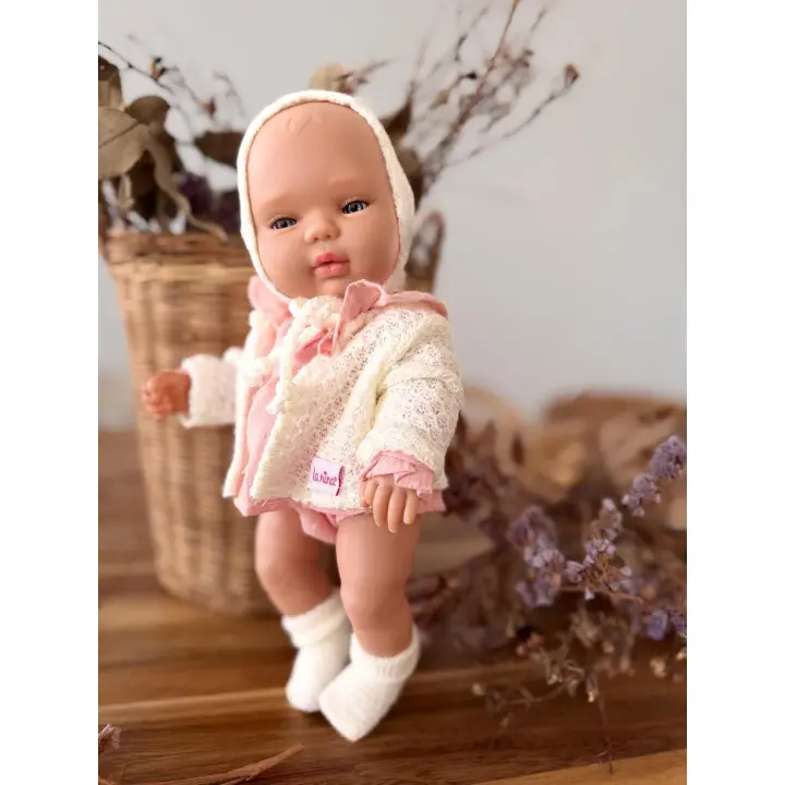 Muñeca de vinilo Cristina La Nina 28cm - Juguete para desarrollar habilidades sensoriales y manuales - Recomendada para niños de 3 años en adelante - 1