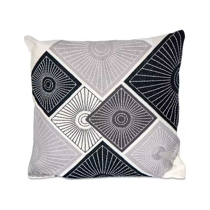 Cojín étnico Gris Negro Blanco Bordado 45*45 con Relleno - 1