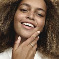PANDORA Moments Anillo con diseño de Corazón de Plata de ley y Chapado en oro de 14 Quilates, Viene con embalaje de Caja de regalo original. - details 1