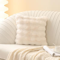 Juego De Cojines De Peluche Tuscan Rabbit En Color Crema Suaves Para Sofa Y Coche Decoración De Dormitorio Tamaño 45x45cm - details 6