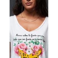 Camiseta Leopardo de Anabel Lee. Camiseta Leopardo de Anabel Lee. Camiseta blanca de manga corta y escote pico. Corte ligeramente oversize - details 0