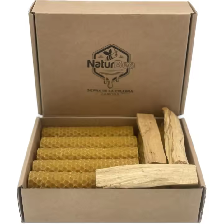 NaturBee-Velas de Miel de Abeja + Palo Santo para Rituales 100% Natural Cera Pura(Pack 12.Velas 11,5x2,4 cm y 3 Palo Santo) - Hechas a Mano - Origen España Sierra de La Culebra Zamora - SIN PARAFINA - 1