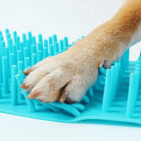 Pulverizador De Pata Para Mascotas Con Cepillo De Silicona Suave Limpiador Portátil Para Perros Y Gatos Tamaño Práctico Para El Hogar - details 2