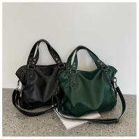 Bolso De Hombro Para Mujer En Cuero PU Gran Capacidad Bolso Cruzado Casual Retro De Color Sólido Para Viaje Y Compras - details 12