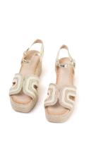 Lyla Wang Sandalias doradas con cuña de esparto, diseño con strass y correa  con hebilla ajustable - details 3