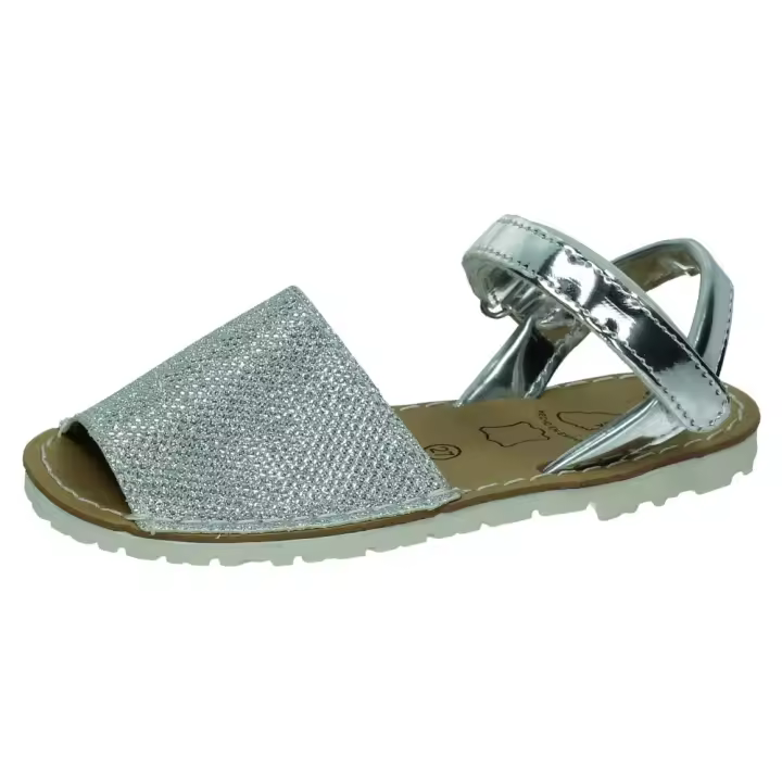 Sandalias marca MADE IN SPAIN para niña en color plateado. SANDALIAS PLATA - 1