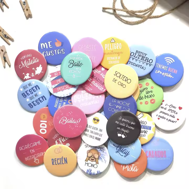 Pack chapas divertidas Boda | Pack 50 chapas Recuerdos de Invitados | Bodas, Detalles para Invitados Originales | Lulamuk - 1
