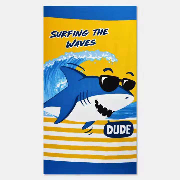 Toalla playa infantil Tiburon Surfero secado rápido 70 x140 cm. Diseño novedoso - 1