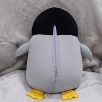 Almohada De Viaje En Forma De U Con Diseño De Delfín Y Pinguino Cartoon Almohada De Cuello Fluffy Para Protección Del Cervical 100% Poliéster - details 9