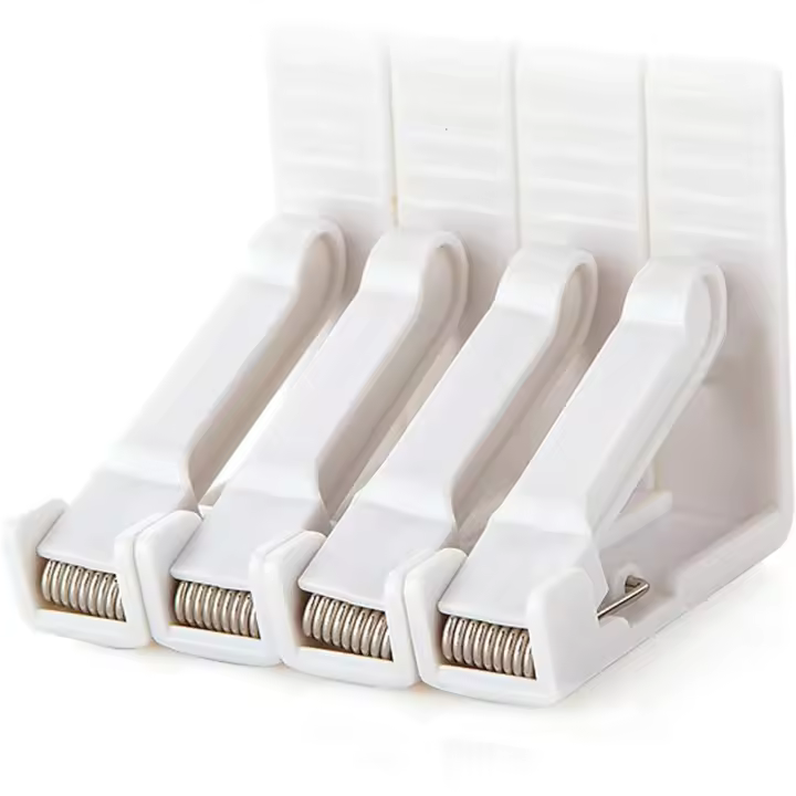Conjunto de 4 clips de mantel de plástico blanco con abrazadera ajustable de alta tensión, enfoque de espesor de mesa. 4,5 cm, abrazadera de mesa para jardín, picnic, fiesta, cocina y restaurante. Los 5,8x5,8x1,5 cm - 1