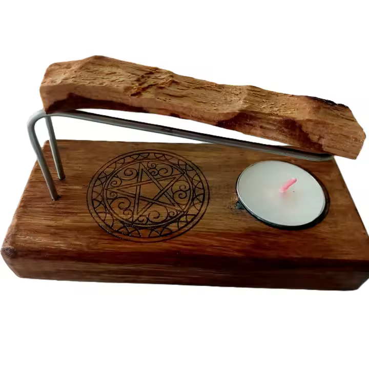 YA-DECOREGALOS QUEMADOR HECHO A MANO ARTESANAL PARA PALO SANTO, INCIENSOS O ATADOS CON IMAGEN PENTAGRAMA PARA LA PROTECCIÓN, BASE DE MADERA NATURAL VARILLAS METALICAS PALO SANTO Y VELITA DE TÉ INCLUIDAS COLOR NOGAL - 1