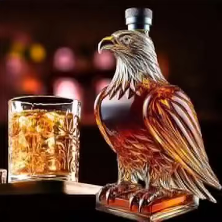 Botella de whisky con diseño de águila, divertida jarra de whisky, juego de decantador de vidrio con diseño de águila, regalo para hombres, papás, esposos, decoración de bar para el hogar para amantes del whisky (1 unidad). - 1