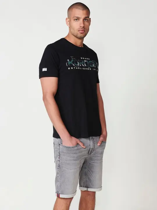 Koroshi Camiseta de Manga Corta de Algodón con Letras Koröshi y Detalle en Manga en Negro para Hombre – 100% Algodón - 1